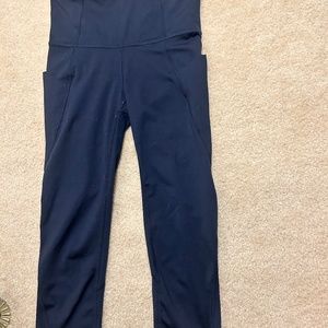 dark blue capri leggings